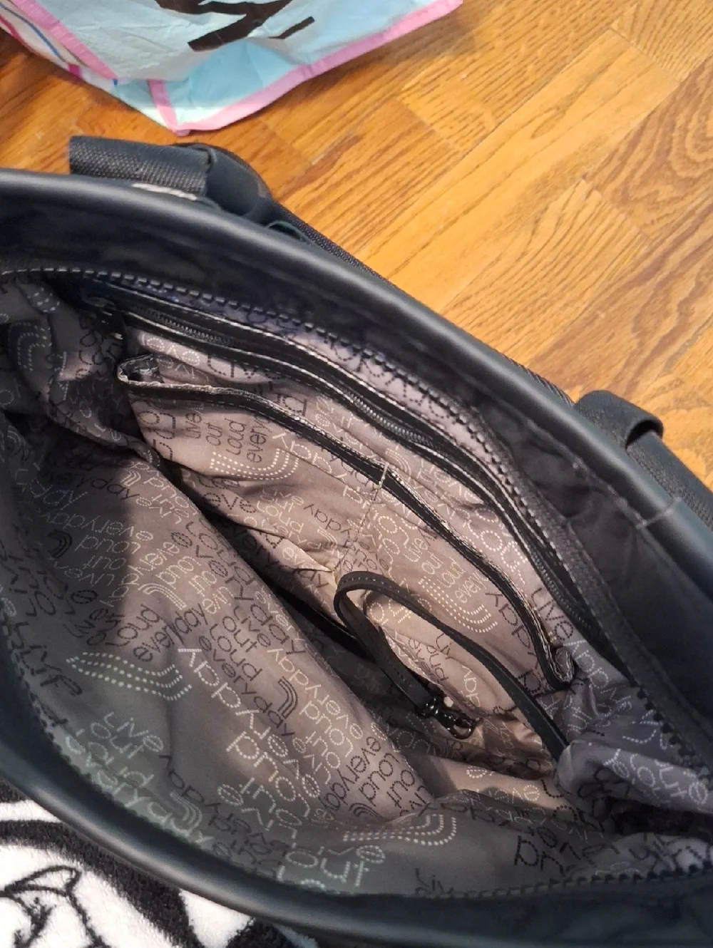 Lole Black Side Slung Purse - Picture 6 of 6